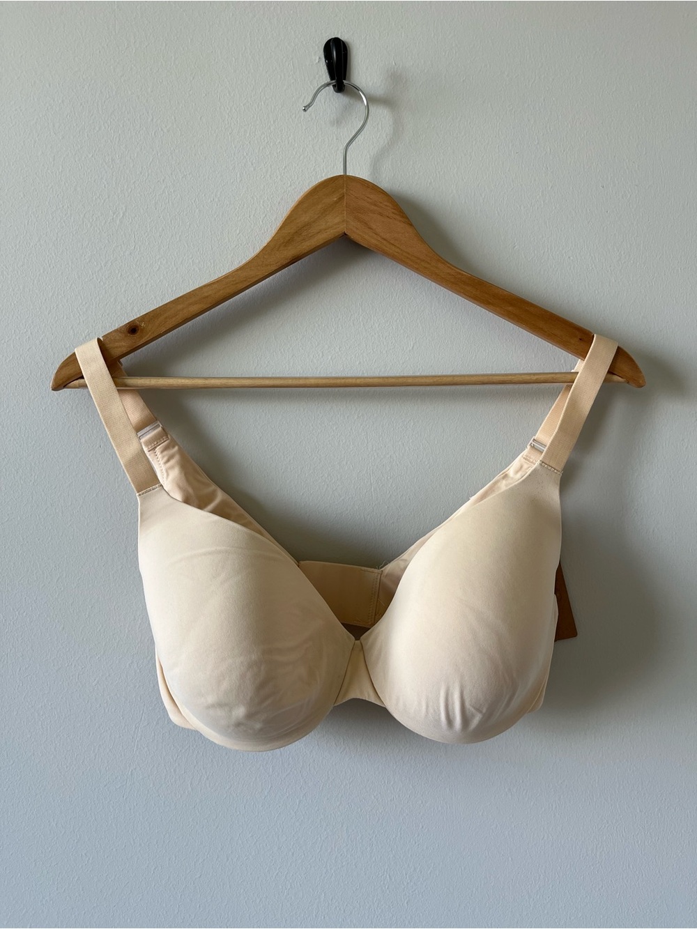 SKIMS Smoothing Intimates Full Coverage Lightly Lined Bra 34D NWT Sand Color